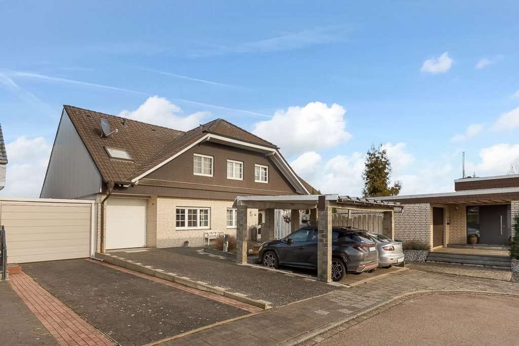 Immobilie in Bedburg - Mehrgenerationenhaus mit Herz - Raum für Leben, Arbeiten und Träume! - Bild 1