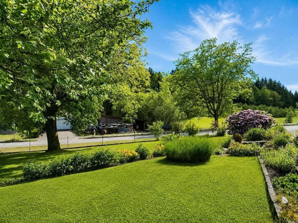 Immobilie in Tittling - Doppelhaus in Tittling: viel Platz für Familie, Gartenzeit und neue Lebensideen - Bild 3