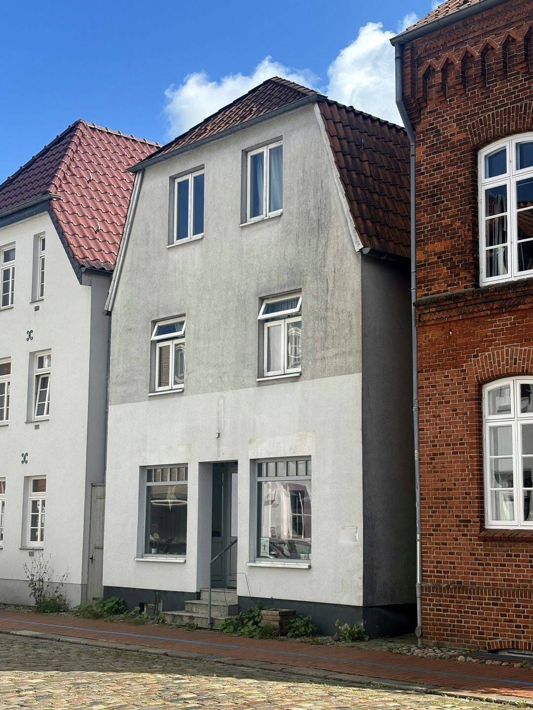 Immobilie in Rendsburg - Voll vermietet: Wohn- und Geschäftshaus mit 1 Gewerbeeinheit und 3 Wohnungen im historischen Neuwerk - Bild 3
