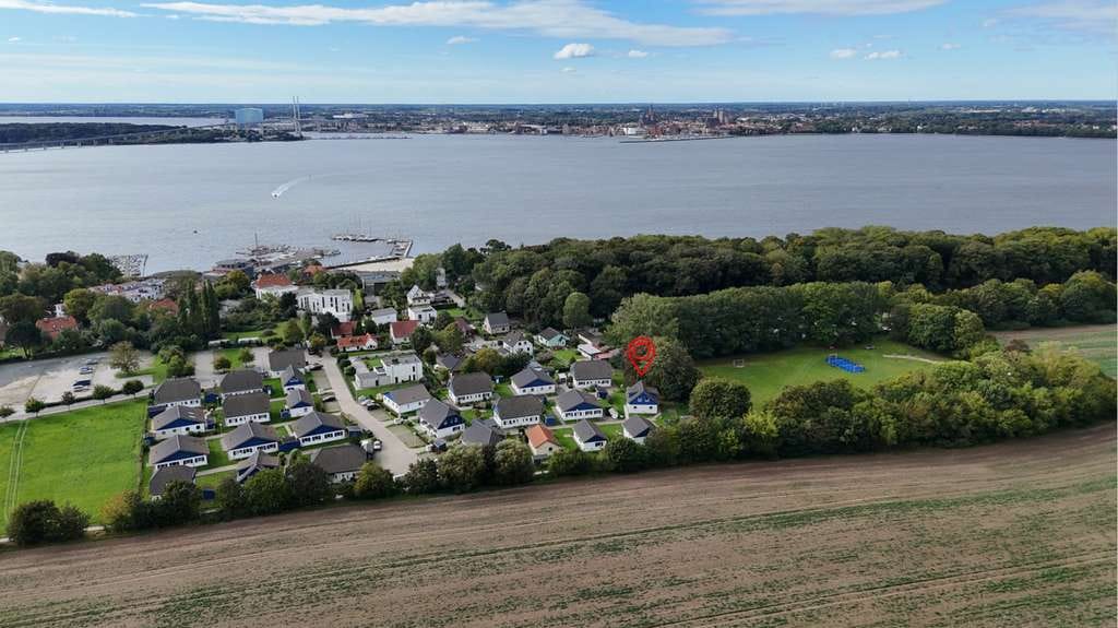 Immobilie in Altefähr - Ferienhaus mit zwei Einheiten an der Ostsee - Bild 1