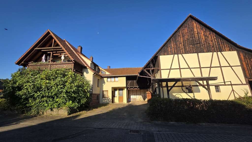 Immobilie in Keltern - Schönes Zweifamilienhaus zum  Eigennutz und als Kapitalanlage - Bild 3
