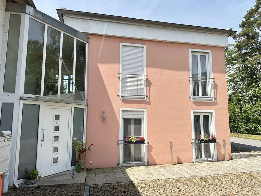 Immobilie in Plattling - 2 Häuser m. 340 m2 Wfl. m. ca. 1.000 m2 Grundstück in zentraler u. ruhiger Lage - derzeit vermietet! - Bild 4