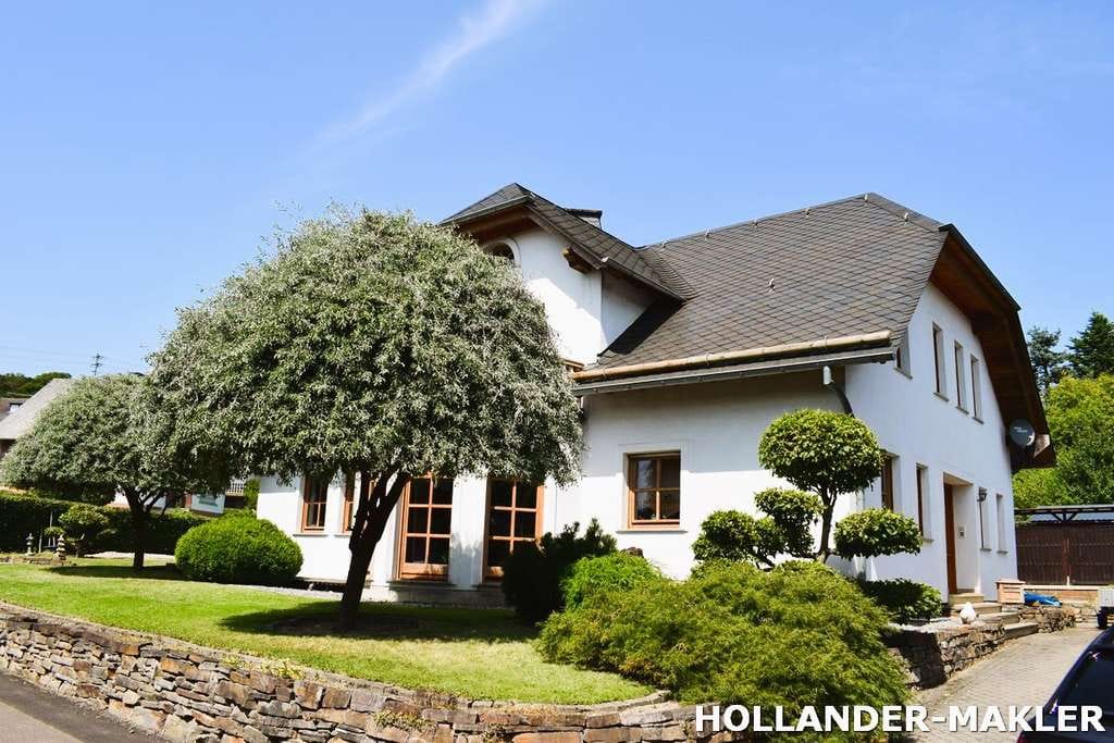 Immobilie in Blankenrath - Großzügiges freistehendes Einfamilienhaus in Blankenrath - Bild 0