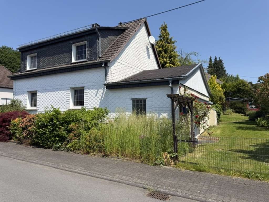 Immobilie in Oberdreis - Grüne Oase sucht grünen Daumen - Bild 1