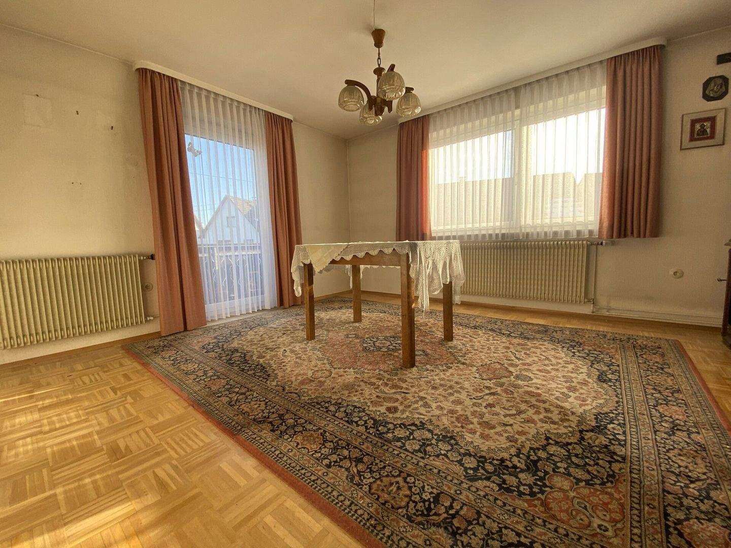 Immobilie in Renquishausen - Zweifamilienhaus mit Platz für Arbeit und Leben - Bild 3