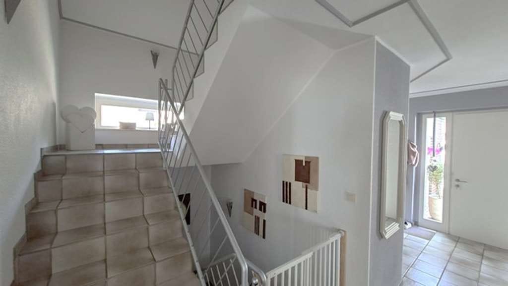 Immobilie in Emsbüren - Gepflegtes Wohnhaus in ländlicher Siedlungslage mit guter Infrastruktur - Bild 2