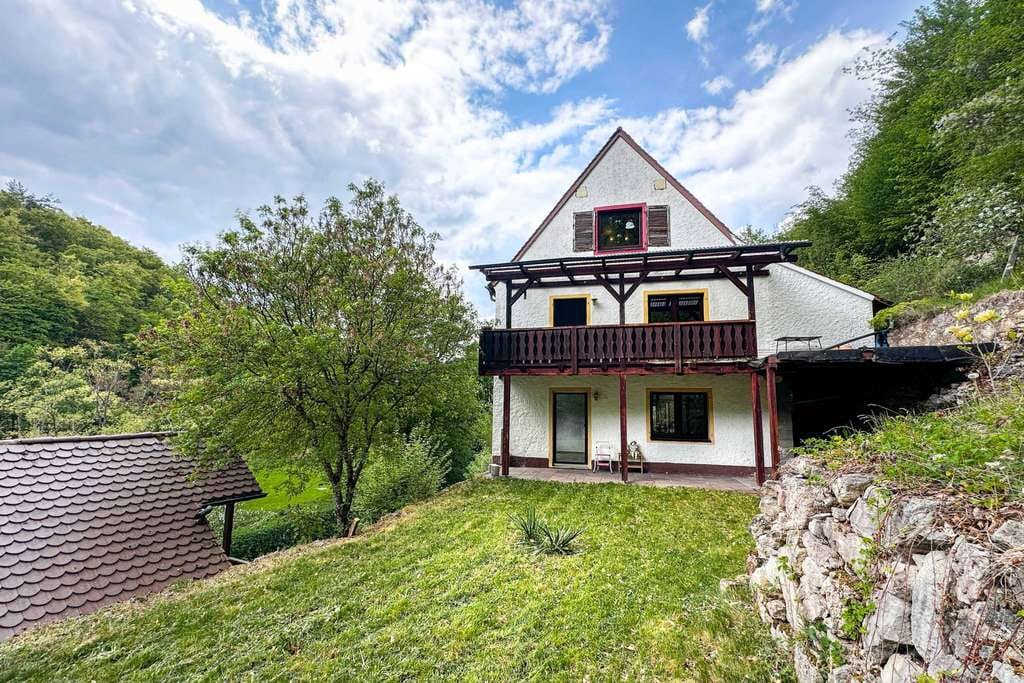 Immobilie in Gößweinstein - Traumlage an der Wiesent – Zweifamilienhaus mit Burgblick in Gößweinstein - Bild 0