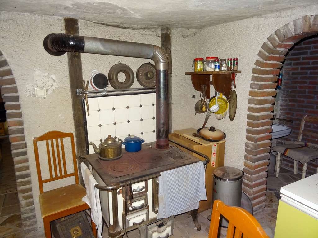 Immobilie in Hellenhahn-Schellenberg - Fachwerkhaus mit Charme und Potenzial – Handwerkertraum auf großem Grundstück in Seck - Bild 3