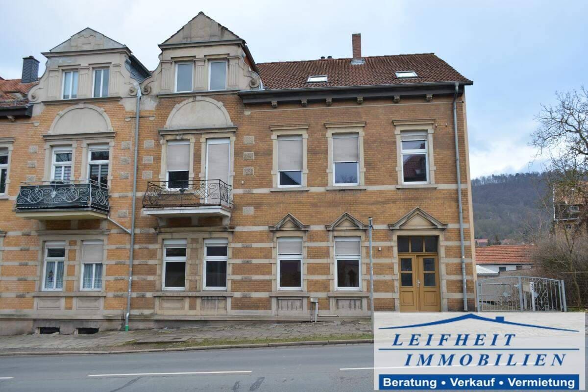 Immobilie in Sondershausen - Mehrfamilienhaus mit drei Wohneinheiten, Photovoltaikanlage, Garten und Stellplätzen - Bild 0