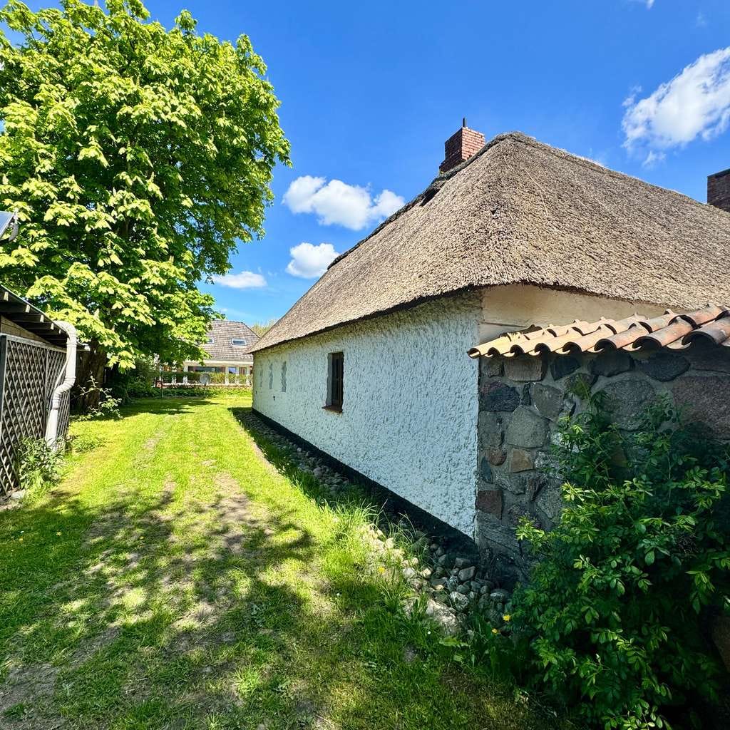 Immobilie in Achtrup - Liebhaberobjekt in Nordfriesland – Historisches Reetdachhaus mit beeindruckender Galerie - Bild 2