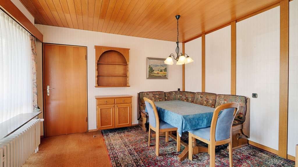 Immobilie in Dußlingen - Großzügiger Bungalow mit viel Raum zum Entfalten in Dußlingen - Bild 2