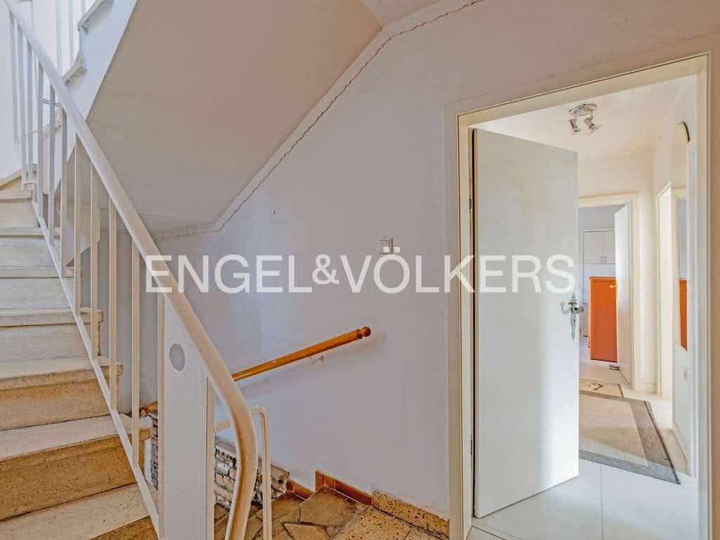 Immobilie in Manching - Vielseitiges Zweifamilienhaus mit Ausbaupotenzial - Bild 1