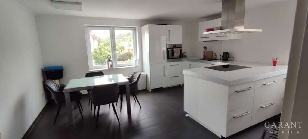 Immobilie in Fuchstal - Drei-Parteien-Haus als lukrative Kapitalanlage oder zur Eigennutzung - Bild 1