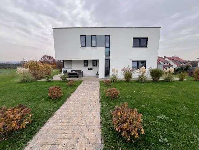 Immobilie in Alfdorf - Modernes Wohnen auf 100 m²: Stilvolle 4-Zimmer-Erdgeschosswohnung mit Garten - Bild 0