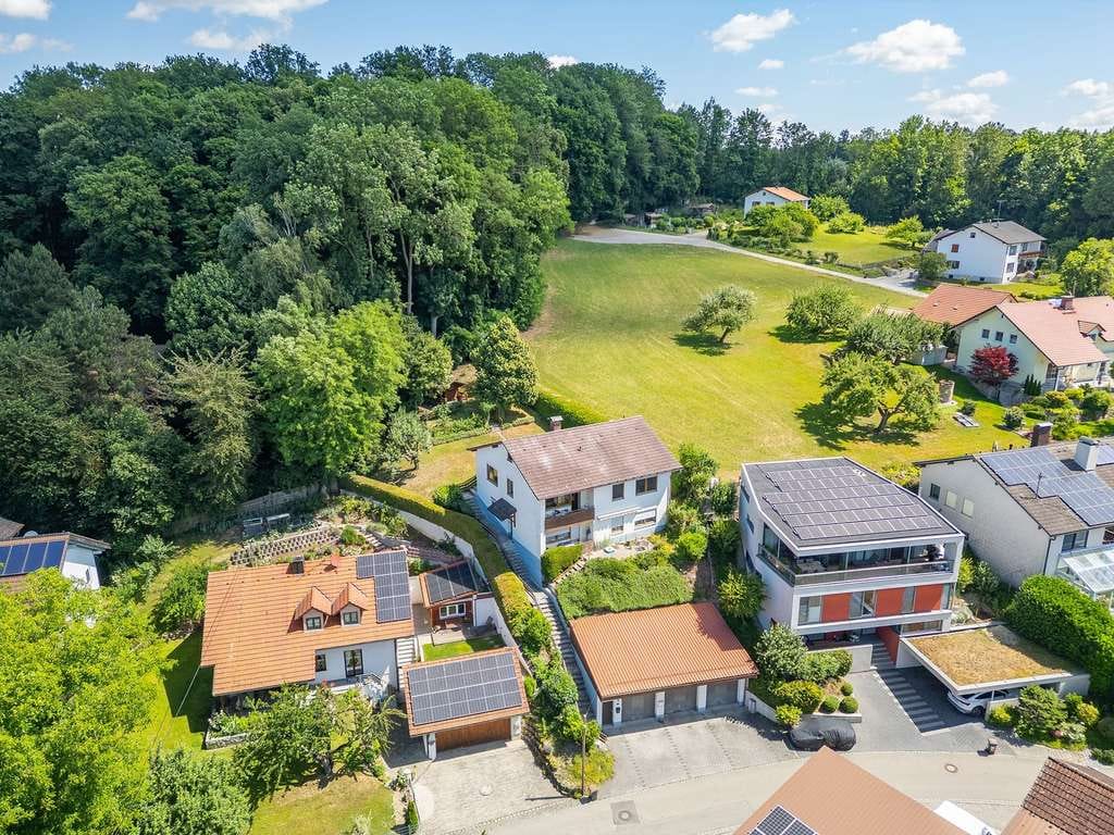 Immobilie in Bockhorn - Lebensqualität mit Weitblick - Großzügiges und ruhiges Wohnhaus in attraktiver Lage - Bild 2