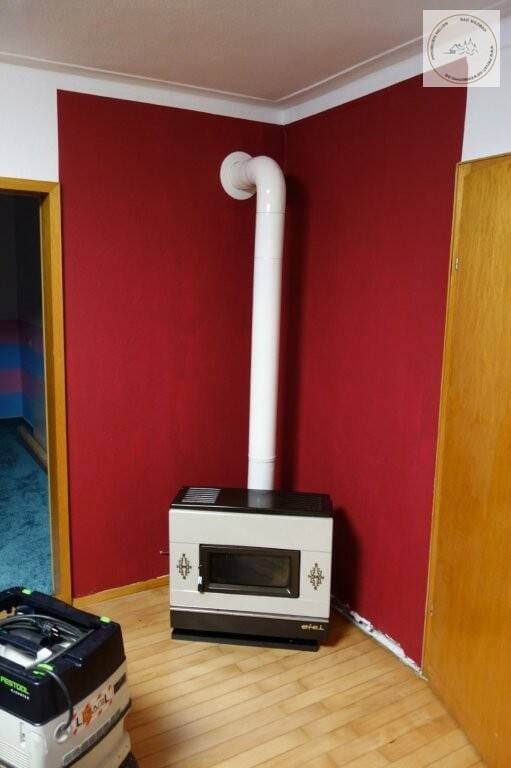 Immobilie in Straubenhardt - 1 Familienhaus mit Potenzial und sehr großem ,über 2000 qm, Garten - Bild 2