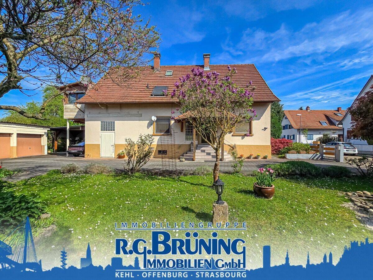 Immobilie in Kehl - Vermietetes Zweifamilienhaus mit Garten in Kehl-Ortsteil - Bild 0