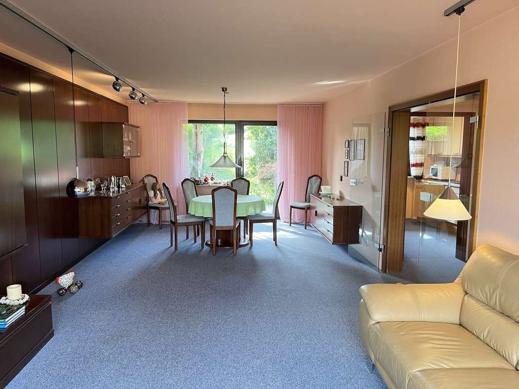 Immobilie in Niefern-Öschelbronn - Platzwunder mit Seltenheitswert: Familien-DHH auf beeindruckendem 670 m² Sonnengrundstück - Bild 4