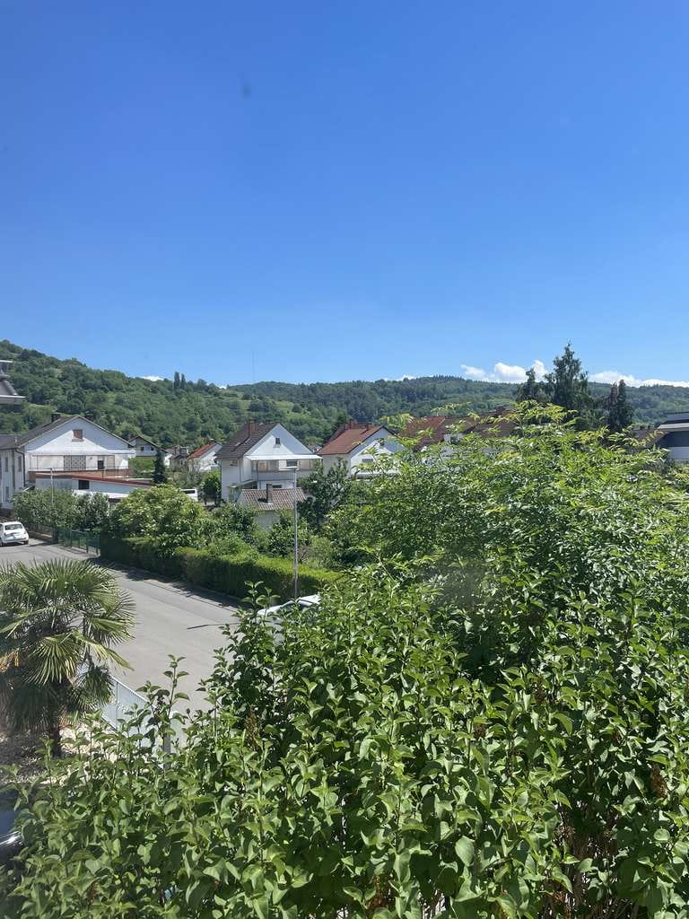 Immobilie in Laudenbach - Licht, Raum und Lebensqualität – außergewöhnliches Zweifamilienhaus mit beeindruckenden Wohnbereich - Bild 3