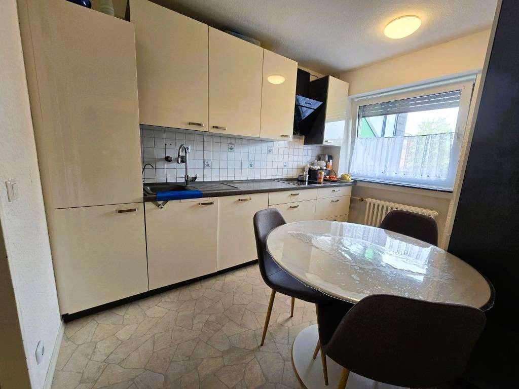 Immobilie in Voerde (Niederrhein) - Schöne Kapitalanlage im Herzen von Friedrichsfeld mit großem Balkon und Aufzug - Bild 3