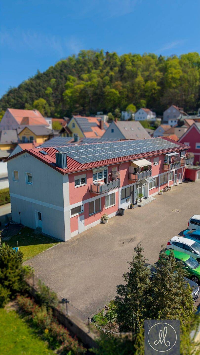 Immobilie in Regenstauf - Mehrfamilienhaus mit starker Rendite und enormem Entwicklungspotenzial in Regenstauf - Bild 0