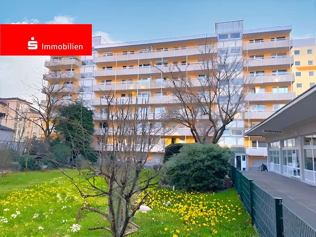 Immobilie in Bad Soden - Bad Soden Stadtmitte, Wohnung zum Renovieren, ruhige Lage, 4. Stock, 2 Balkone, Stellplatz, frei - Bild 0