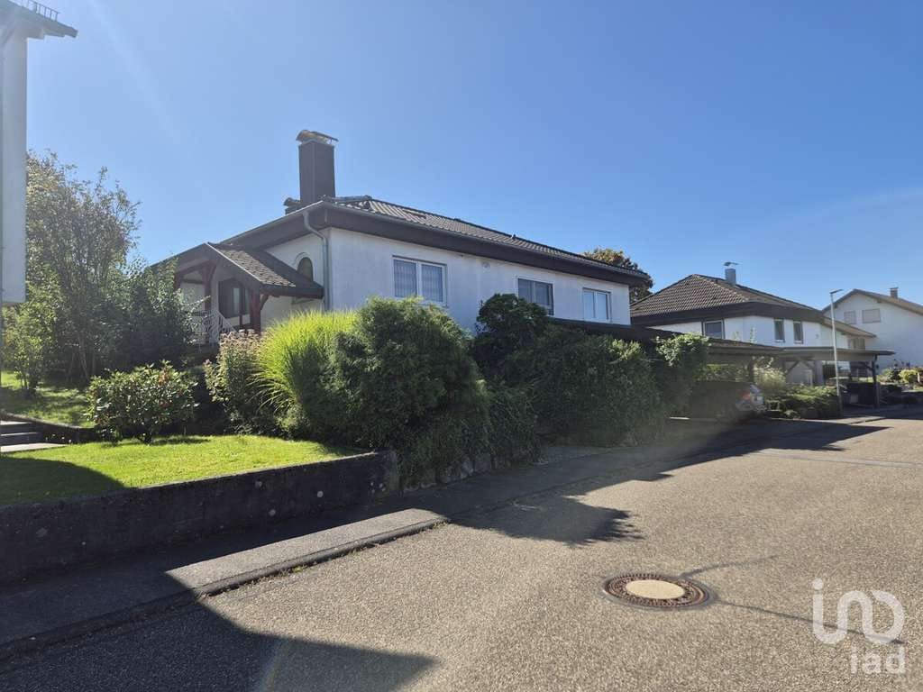 Immobilie in Schefflenz - Charmantes Haus in Feldrandlage mit Pool & einzigartigem Ambiente - Bild 0