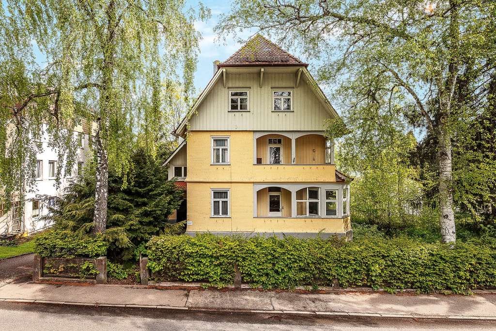 Immobilie in Schömberg - DENKMAL! Sanierungsbedürftige "Villa Hedwig" im Kurort Schömberg, ca. 236m² Wohnfläche, prov.frei - Bild 2