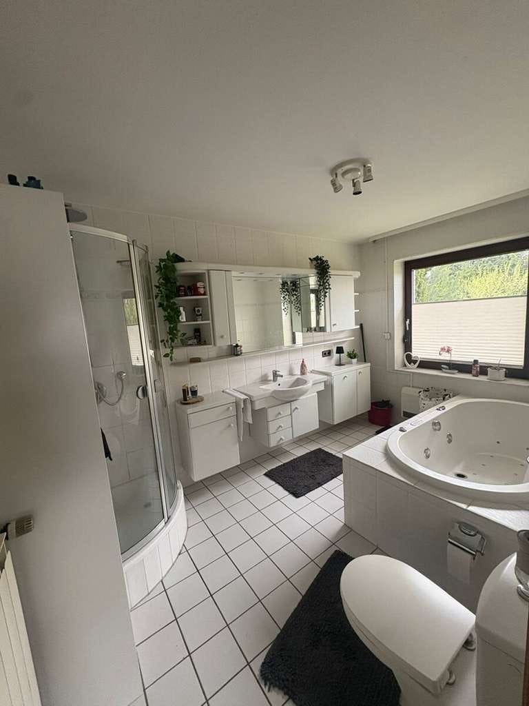 Immobilie in Holle - Großzügiges Zweifamilienhaus in beliebter Lage von Holle - Bild 2