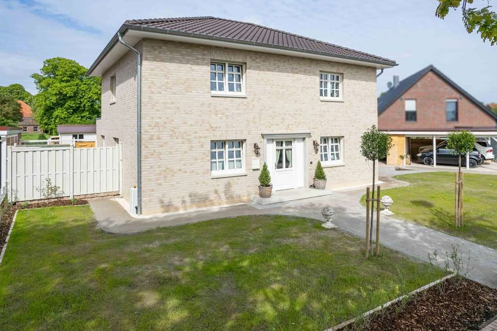 Immobilie in Dunum - Exklusive Stadtvilla mit hochwertiger Ausstattung und zeitloser Eleganz! - Bild 0