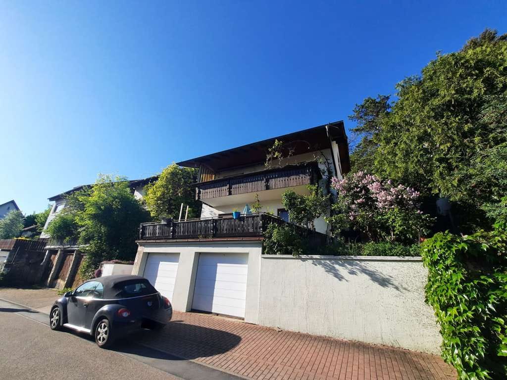 Immobilie in Mauer - Baumhaus inclusive: Freistehendes Zweifamilienhaus mit 2 Garagen & div. Nebengebäuden - Bild 1