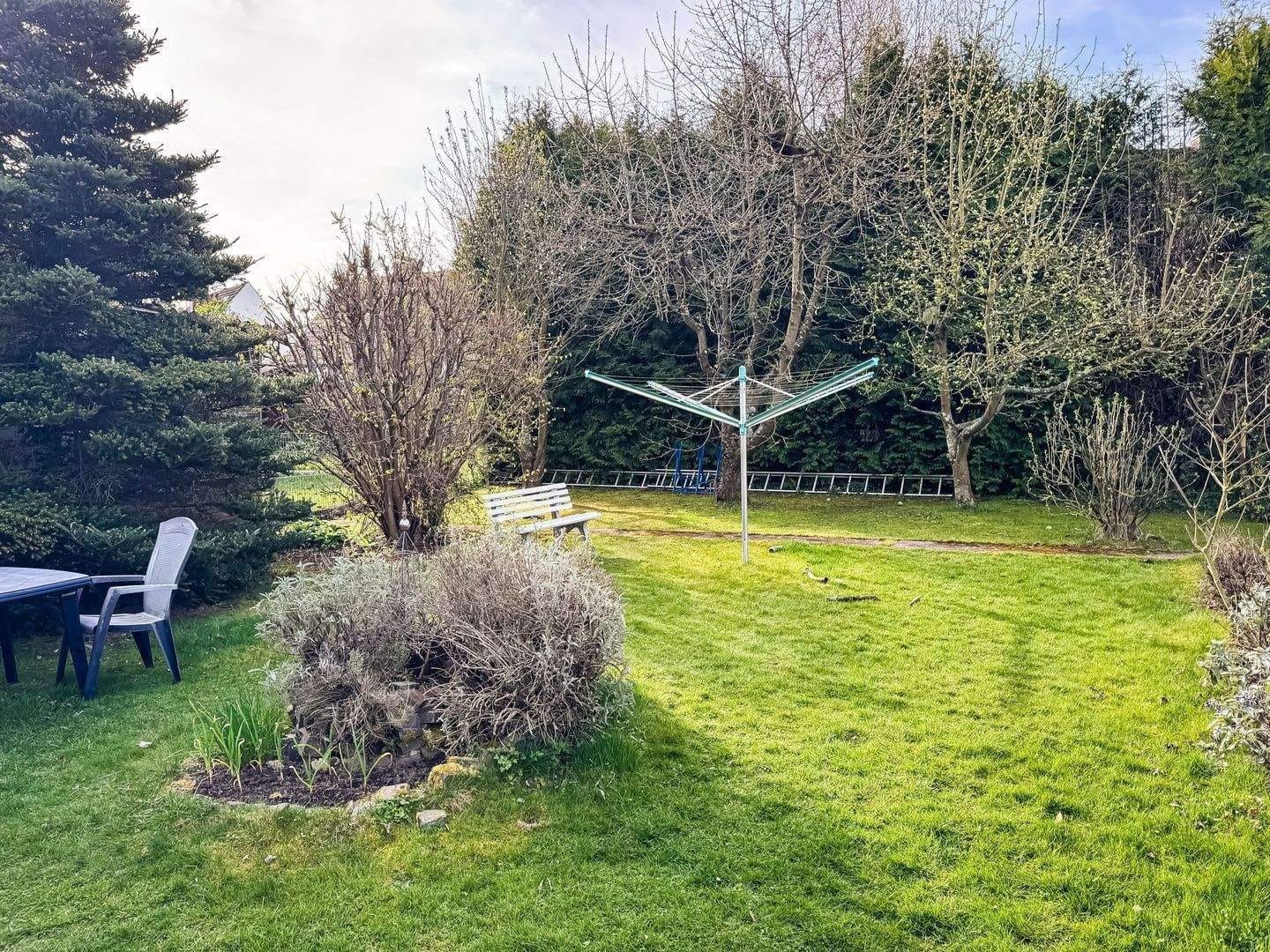 Immobilie in Kaufungen - Attraktives Ein- bis Zweifamilienhaus mit Garten und Garage in Kaufungen - Bild 2