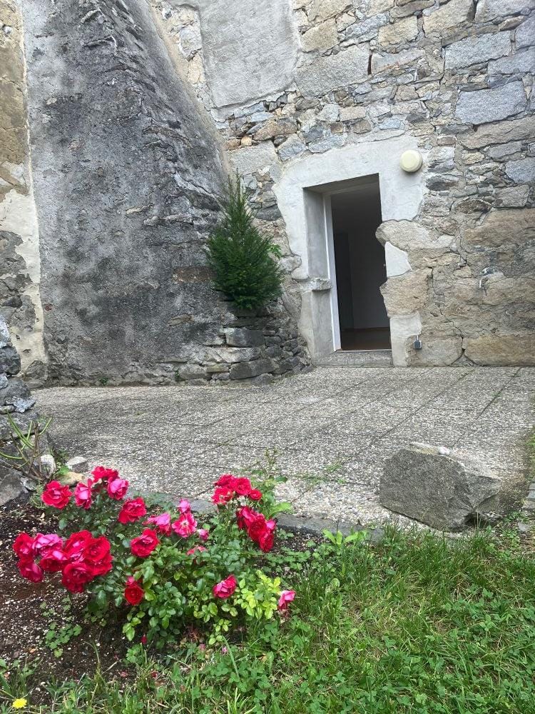 Immobilie in Fürstenstein - Romantische 3-Zi - Maisonettewohnung in Denkmalschutzobjekt in Schlossnähe mit unvergleichlichem Ausblick in die Hügel des Bayerischen Waldes - Bild 3