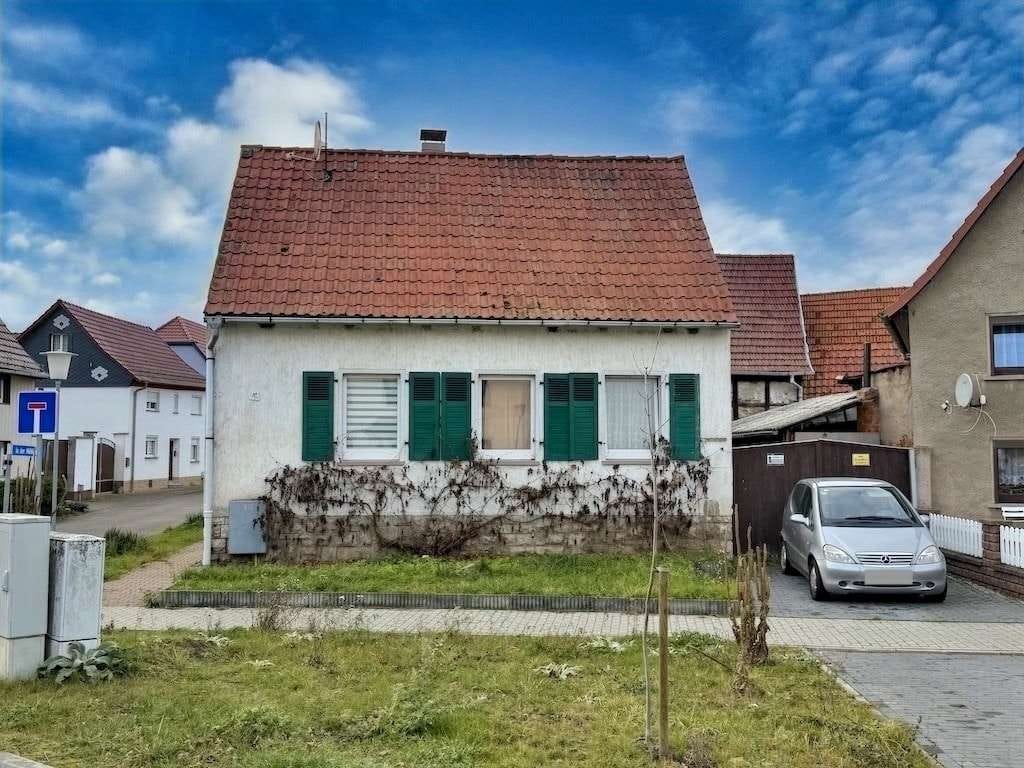 Immobilie in Straußfurt - Historisches Wohnhaus mit Anbau und ausgebauter Scheune aus Bankverwertung. - Bild 0