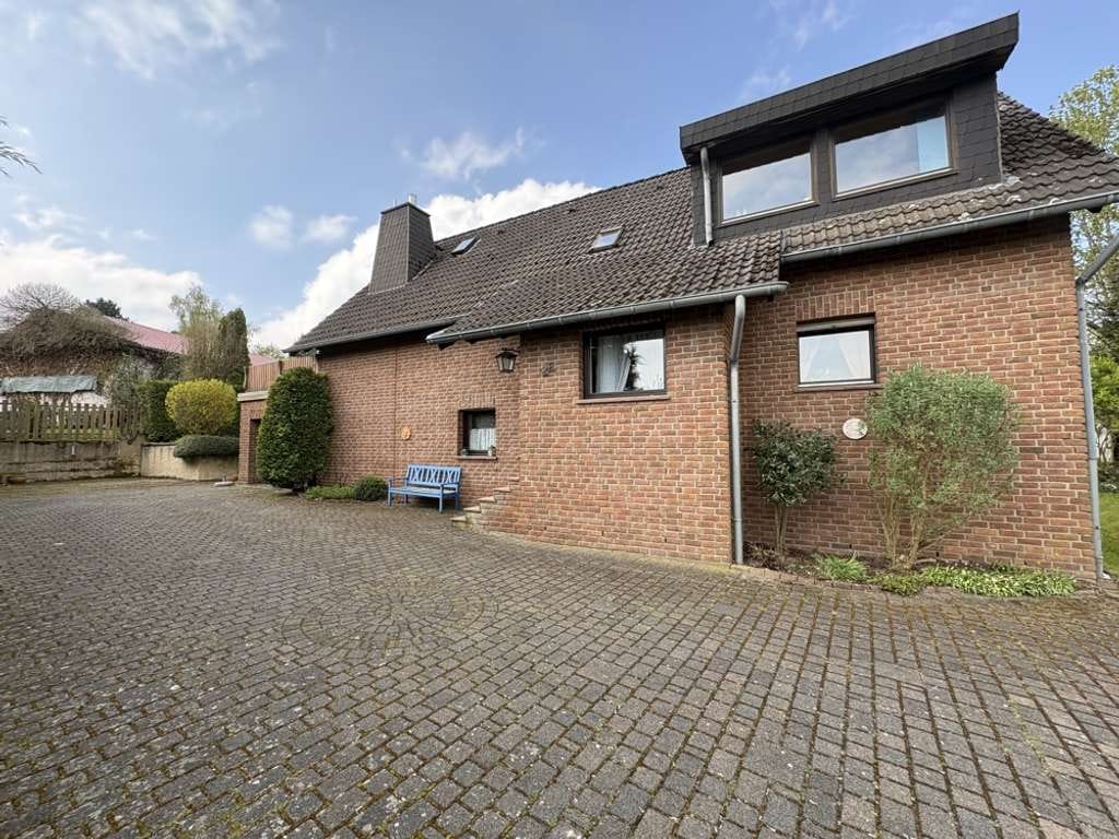 Immobilie in Kall - Freistehendes Einfamilienhaus - viele Zimmer und Platz in einem abwechslungsreichen Objekt - Bild 4