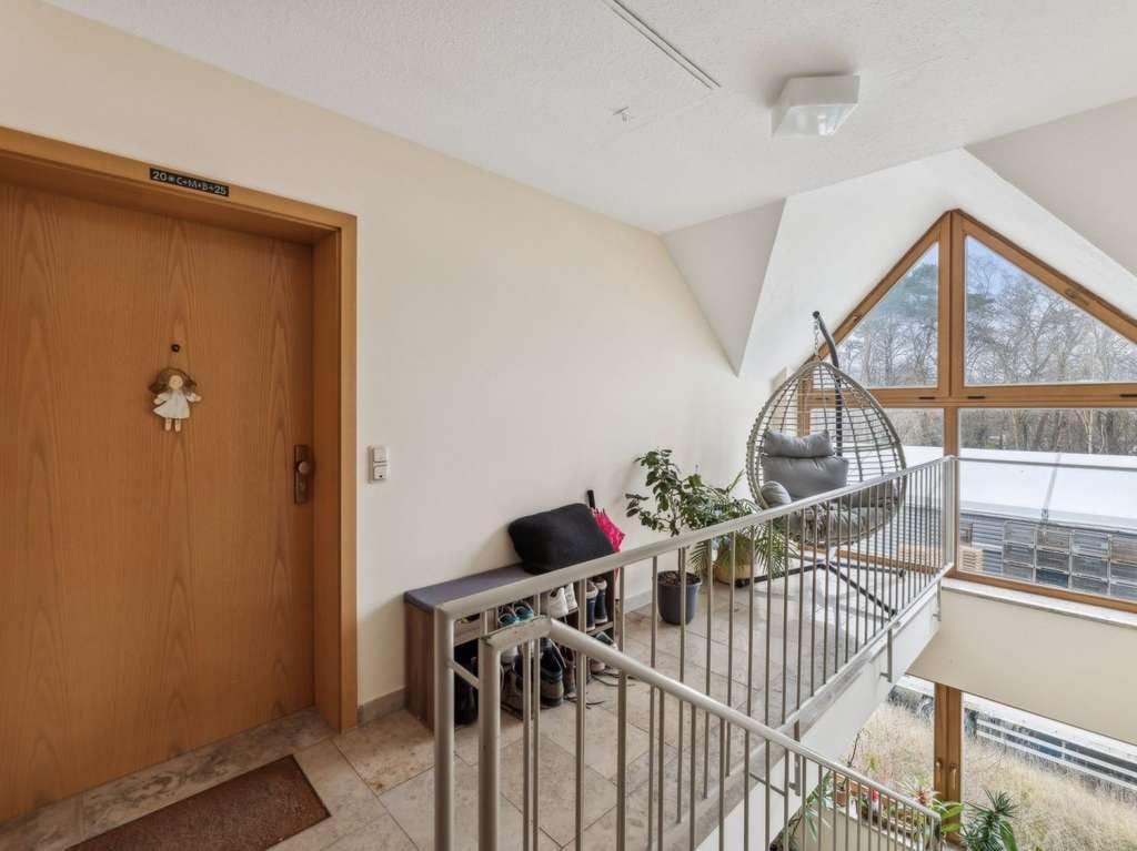 Immobilie in Neukirchen bei Sulzbach-Rosenberg - 3-Zimmer-Maisonette-Wohnung mit Balkon, ausgebautem Spitzboden und Garage - Bild 1