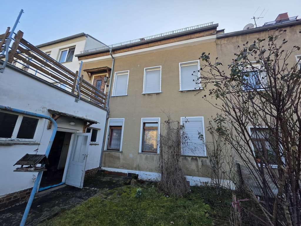 Immobilie in Glauchau - Stadthaus mit Potenzial in zentraler Lage – ideal für Eigennutzer mit Vision - Bild 2