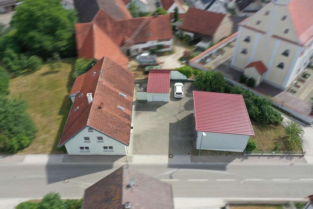 Immobilie in Bissingen - Volltreffer! Einfamilienhaus mit Garage, Garten u. Maschinenhalle in Bissingen OT! - Bild 1