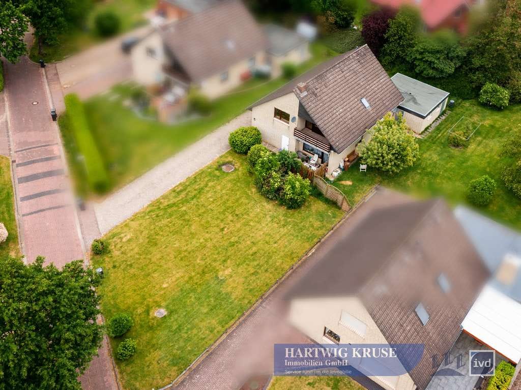 Immobilie in Drochtersen - vermietetes Dopplhaus mit Doppelgarage, Terrasse und Loggia in Drochtersen OT - Bild 2