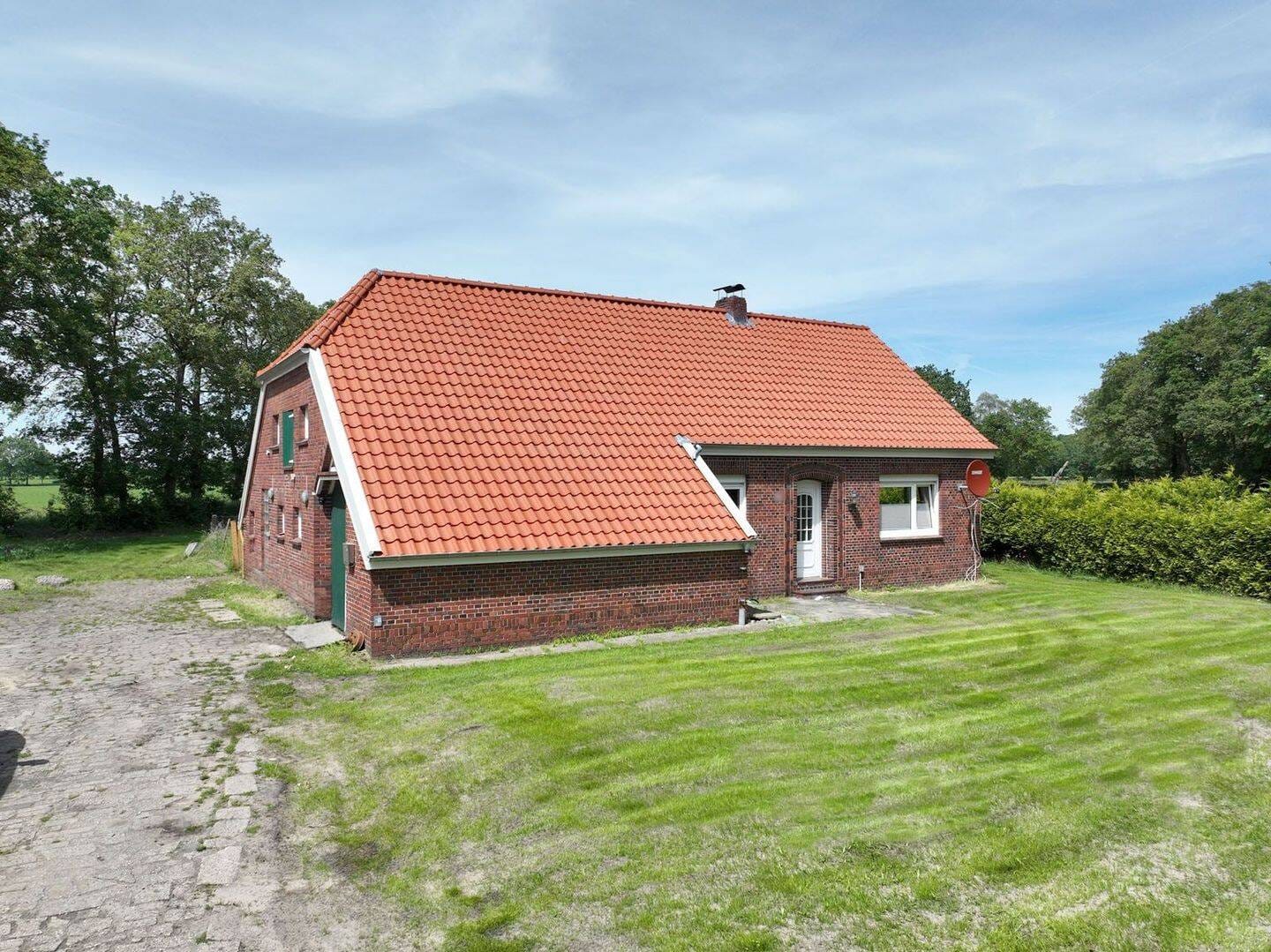 Immobilie in Uplengen - Modernisiertes Landhaus in schöner ländlicher Lage! - Bild 1