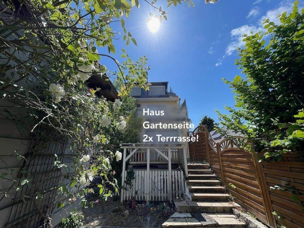 Immobilie in Steinbach - Gross, grün, stilvoll - 8 Zimmer, 2 Bäder u. Fenster neu, Terrassen - Bild 2
