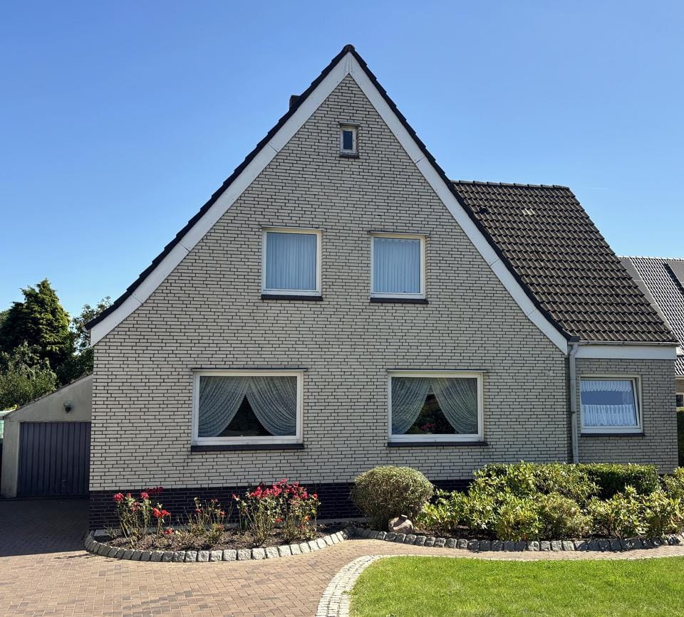 Immobilie in Schönkirchen - Großzügiges Einfamilienhaus mit zusätzlichem Grundstück - Bild 0