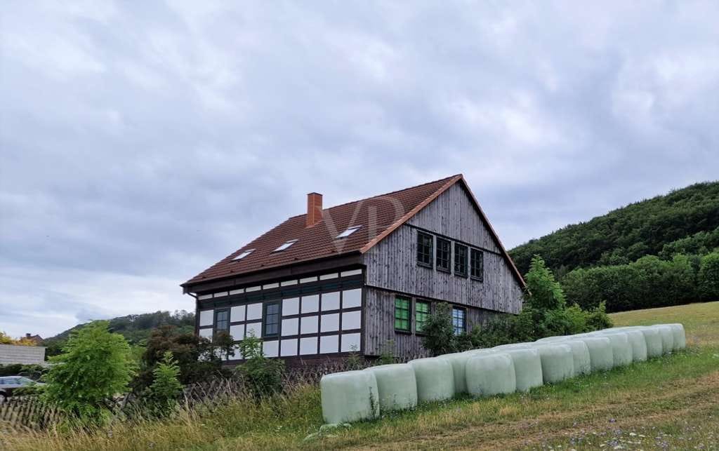 Immobilie in Großlohra - Wunderschönes freistehendes
Fachwerkhaus mit Brockenblick in
Großlohra - mit Erbbaurechtsgrundstüc - Bild 3