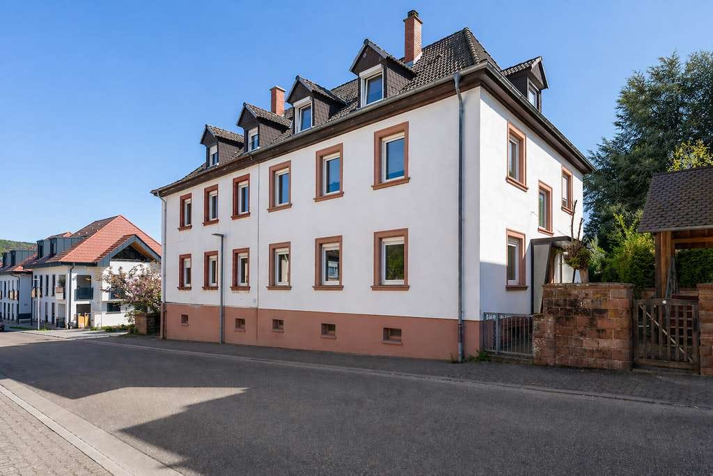 Immobilie in Bad Bergzabern - Voll vermietetes 3-Familienhaus in Top-Lage - Bild 0