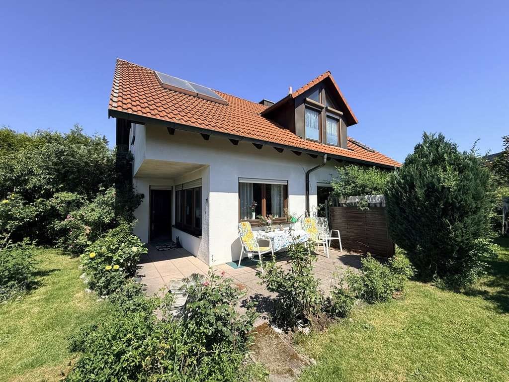 Immobilie in Obersontheim - GEPFLEGTES
EINFAMILIENWOHNHAUS MIT GARTEN UND GARAGE - Bild 0