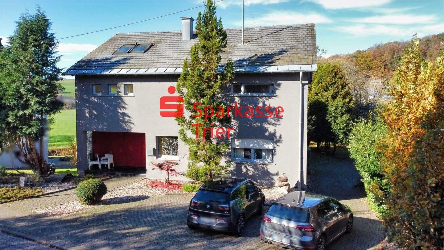Immobilie in Zerf - Dreifamilienhaus mit Traumblick! - Bild 0