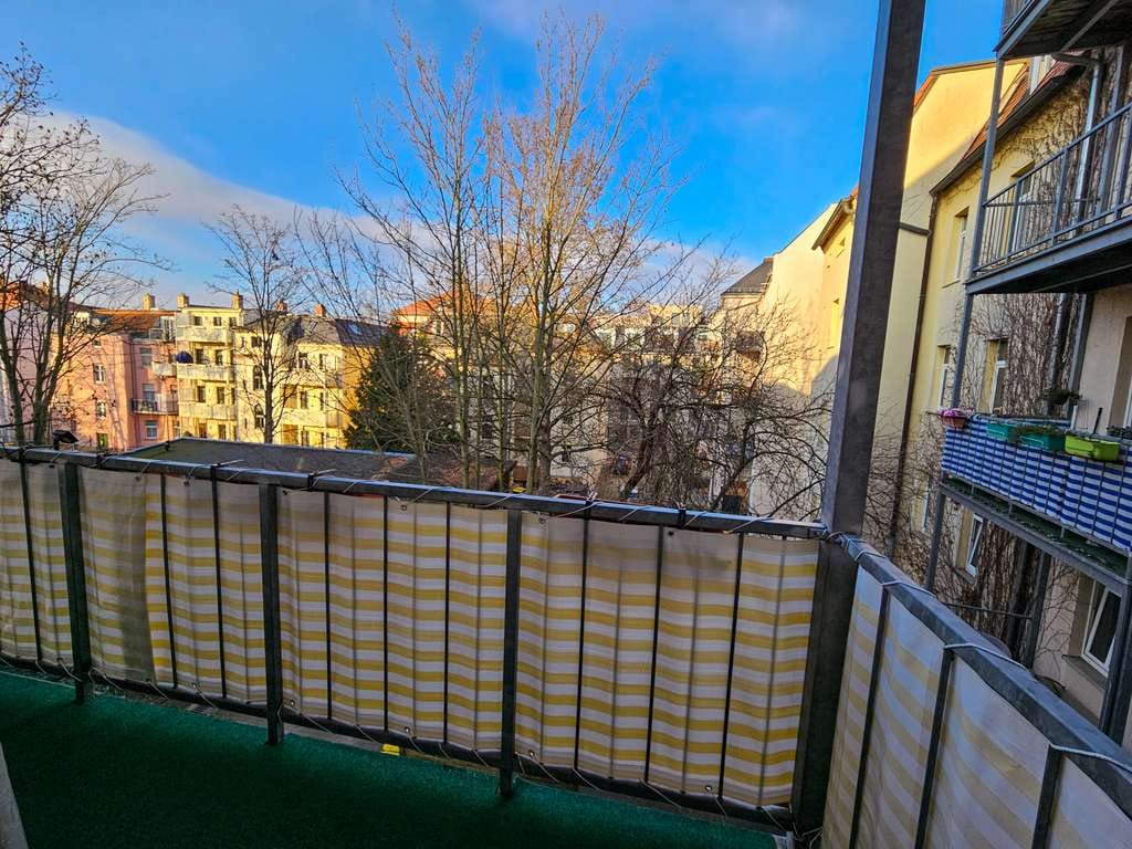Immobilie in Leipzig - Zeitlose Kapitalanlage im Gründerzeithaus – 2-Zimmer-Wohnung mit Balkon und Aufzug - Bild 4