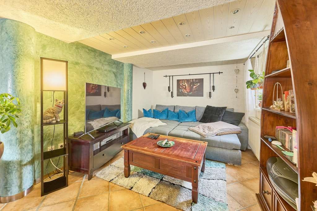 Immobilie in Ellerstadt - Gemütliches Einfamilienhaus mit großzügigem Grundstück in Ellerstadt!  - Bild 2