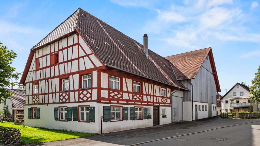 Immobilie in Bad Waldsee - Bad Waldsee - Reute
Denkmalgeschütztes Bauernhaus auf großzügigem Grundstück - Bild 0