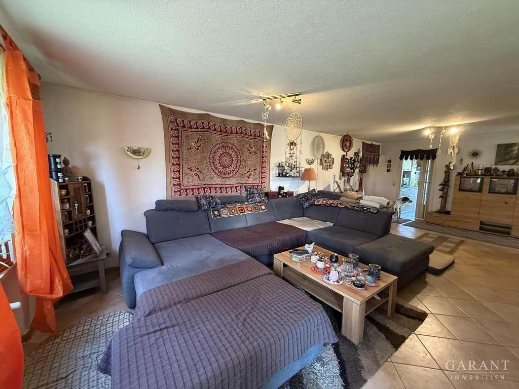 Immobilie in Wutöschingen - Haus im Haus - 4 1/2 Zimmer-Wohnung mit Balkon - Bild 4